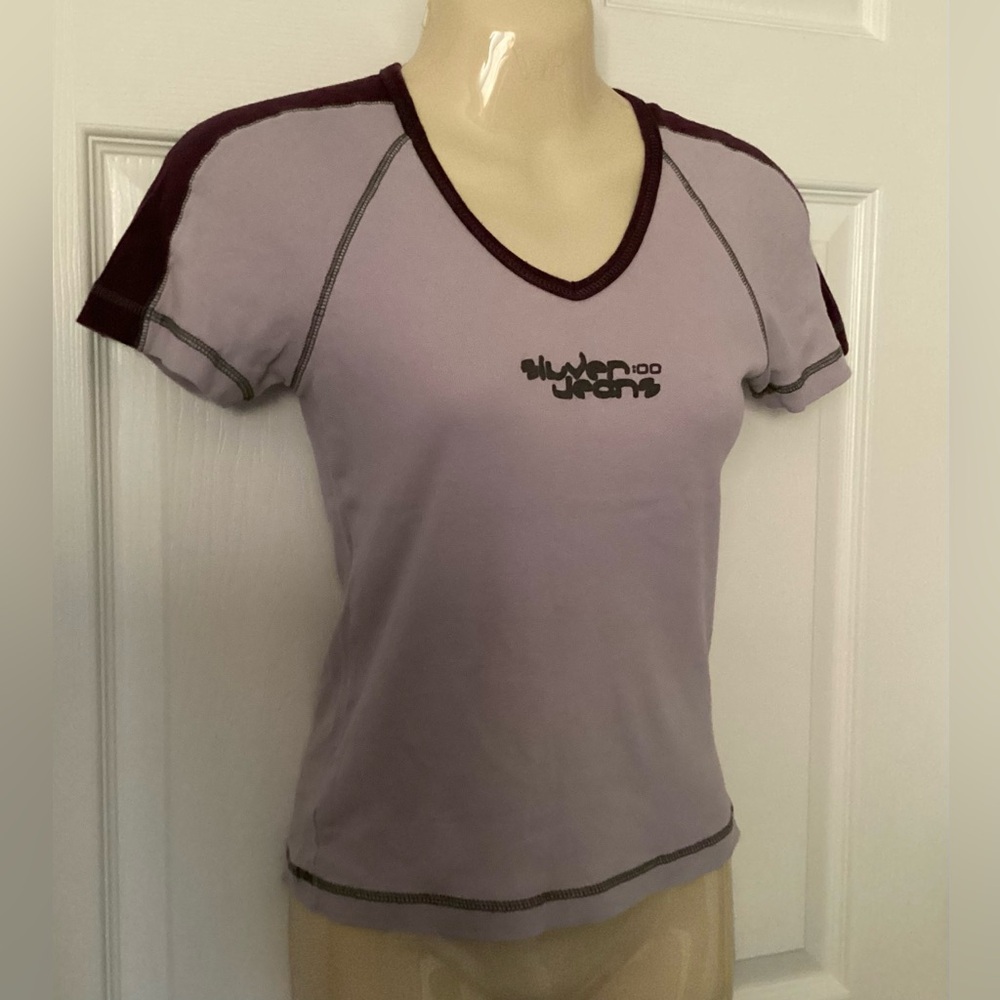 Vintage Y2K Silver Jeans V-Neck Tee Sz 1 EUC purple lavender
